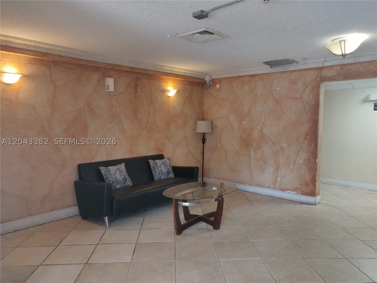 9001 Sw 77th Ave #C606 - Photo 5 of 12