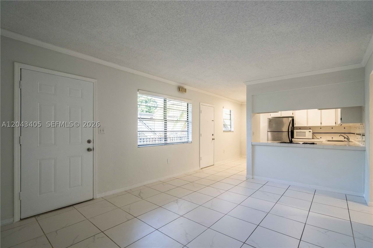3265 Virginia St #18 - Photo 2 of 25