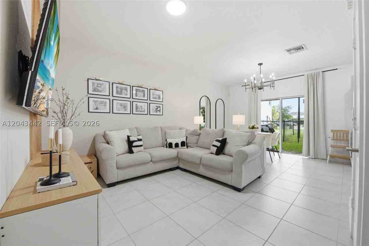 1774 Se 9th Ave #1774 - Photo 7 of 50