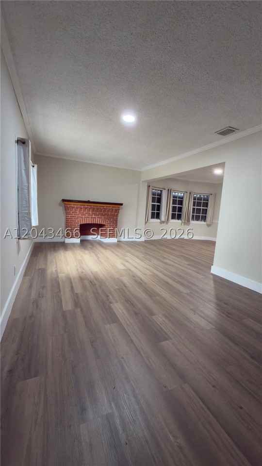 103 Nw 35th St - Photo 2 of 23