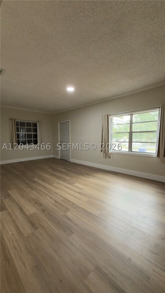 103 Nw 35th St - Photo 4 of 23