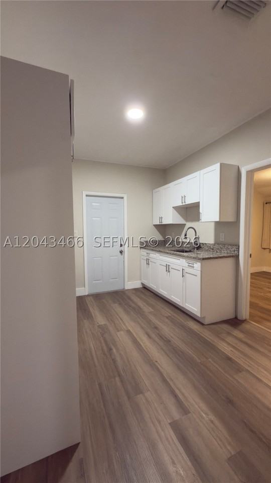 103 Nw 35th St - Photo 5 of 23