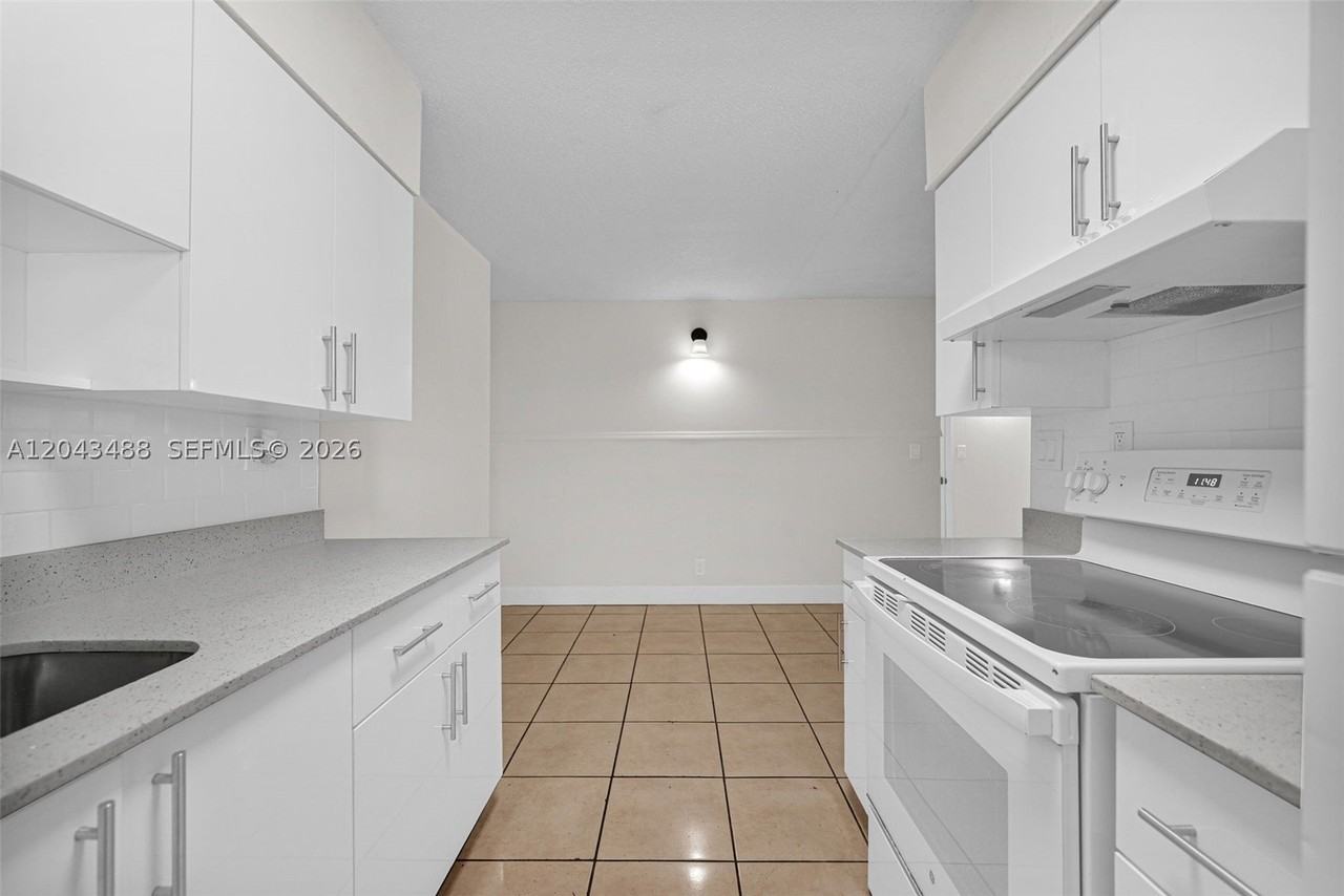 861 Sw 74th Ter #102D - Photo 5 of 28