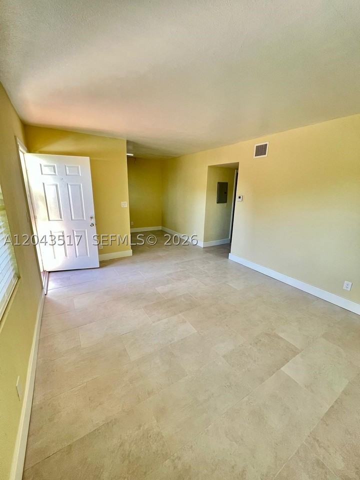 2301 Ne 6th Ave #204