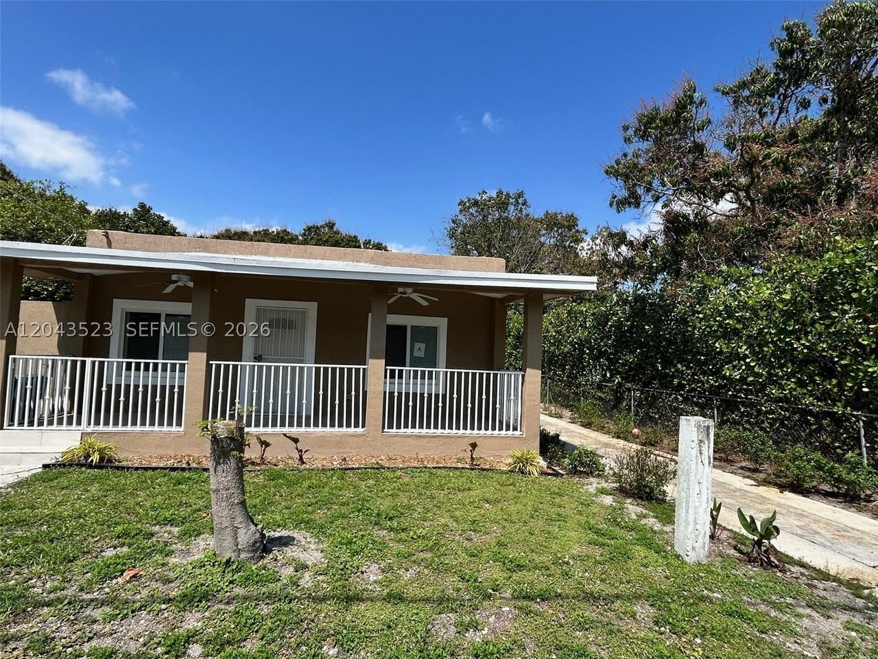 261 Nw 49th St #A - Photo 4 of 50