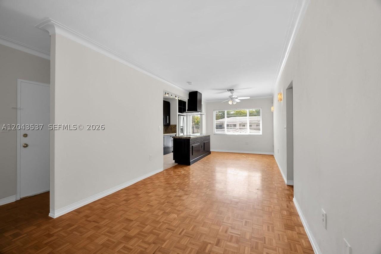 940 Sevilla Ave #206 - Photo 7 of 13