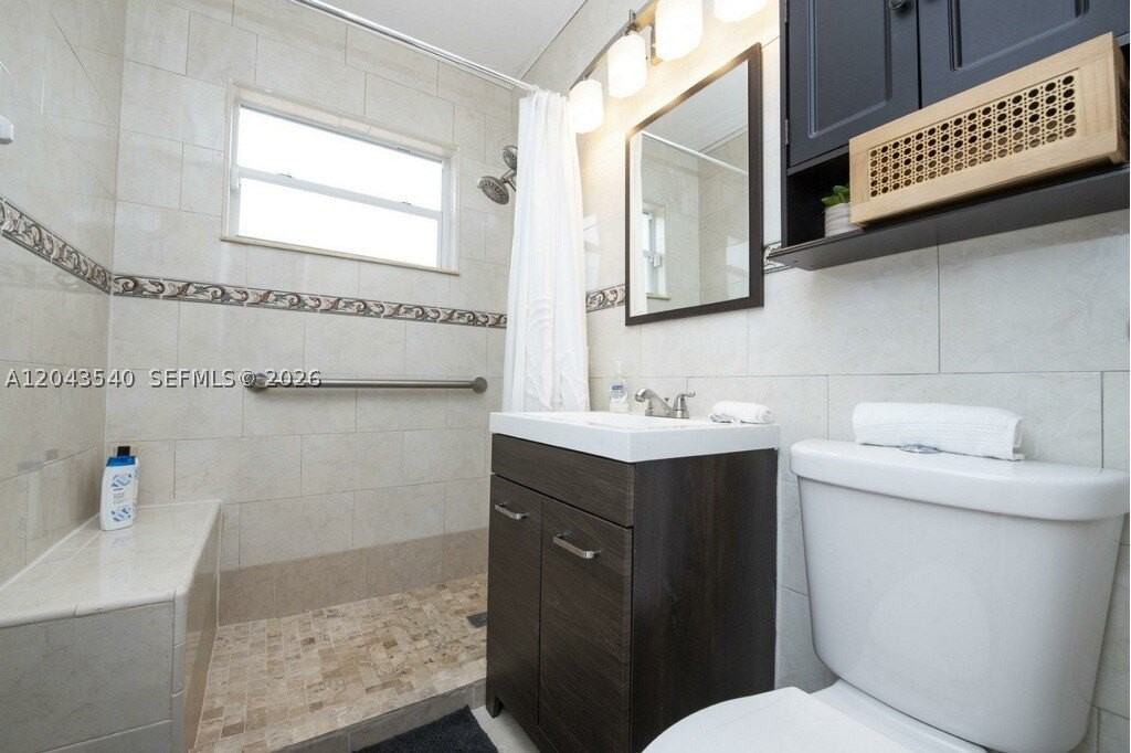 2721 Sw 30th Ave - Photo 6 of 9