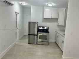 featured image of 261 Nw 49th St #C