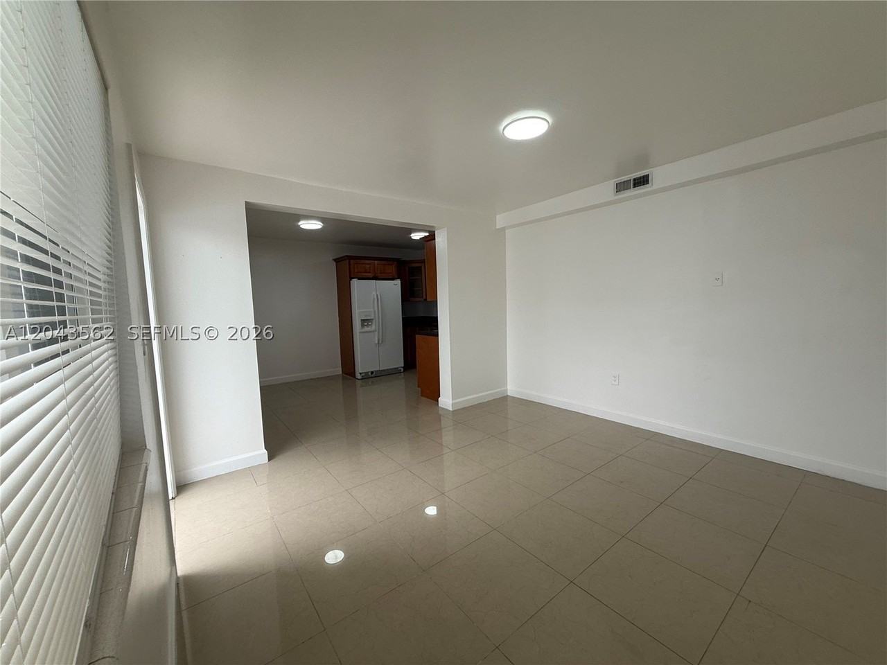 1122 Nw 32nd Ct - Photo 3 of 10