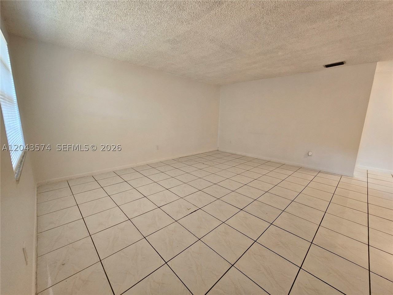 4621 Sw 33rd Ave #4 - Photo 2 of 12