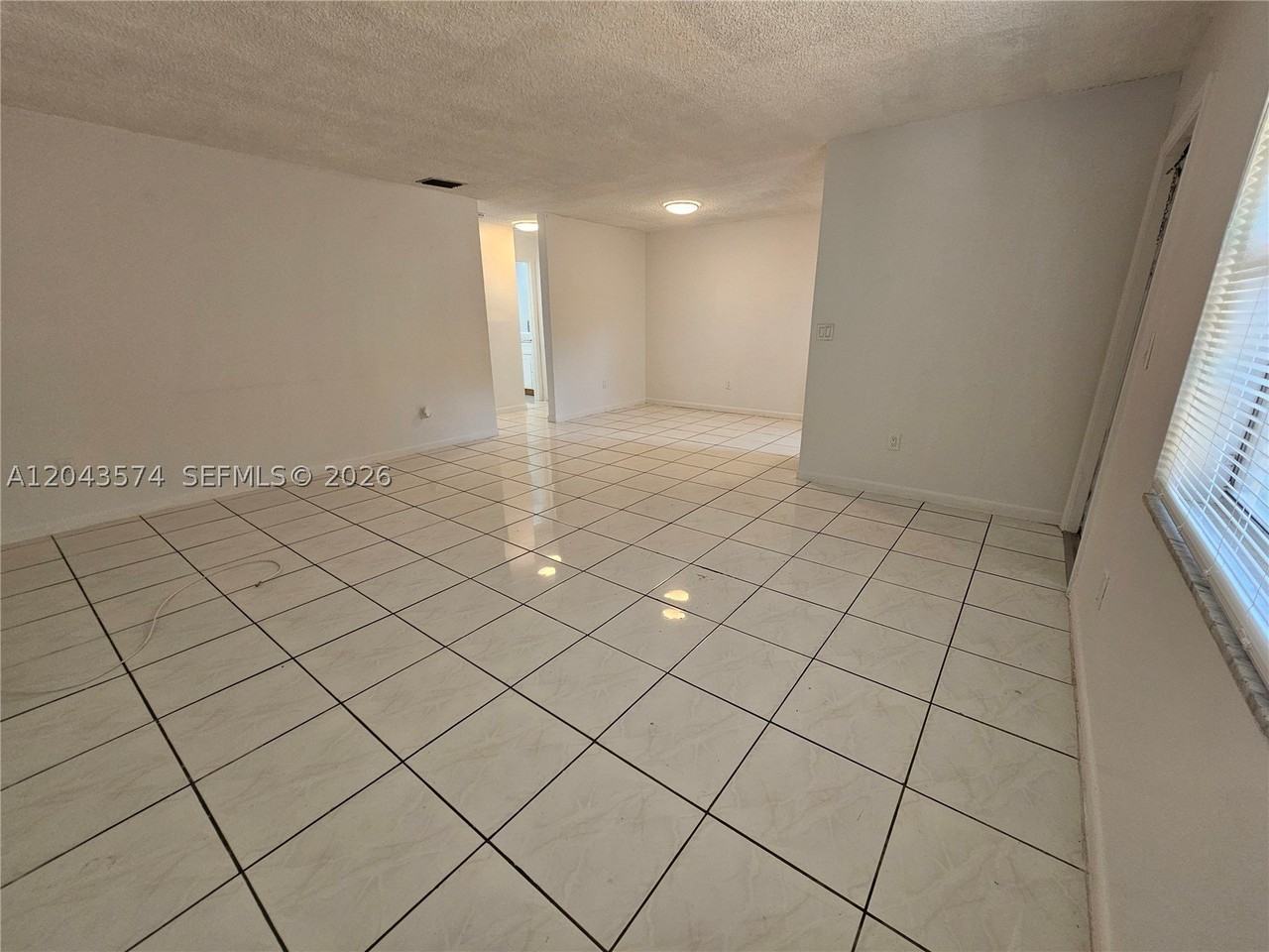4621 Sw 33rd Ave #4 - Photo 3 of 12