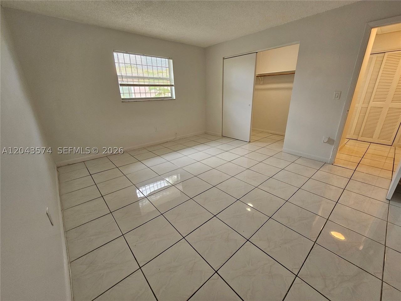 4621 Sw 33rd Ave #4 - Photo 7 of 12