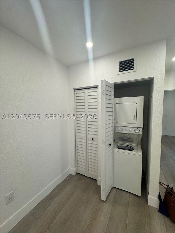 5521 Nw 1st Ave #4 - Photo 5 of 5