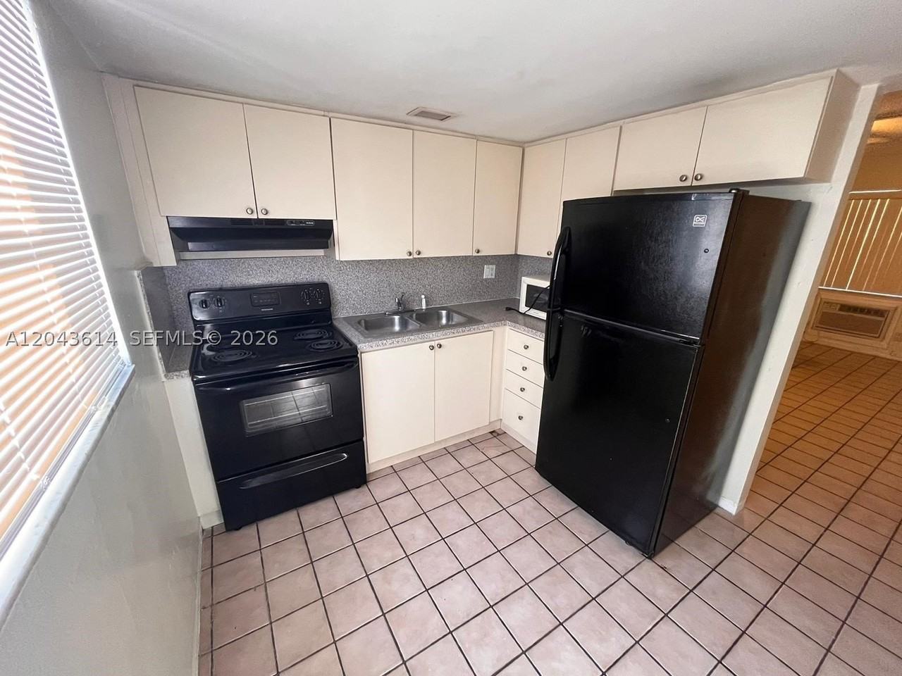 13 Ne 2nd Ave #104 - Photo 3 of 19