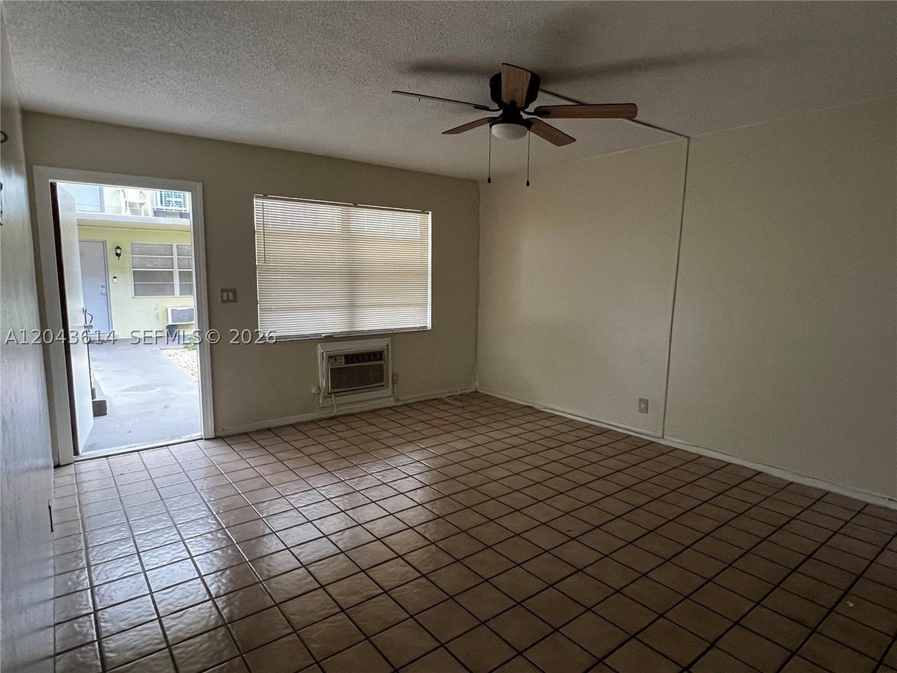 13 Ne 2nd Ave #104 - Photo 5 of 19