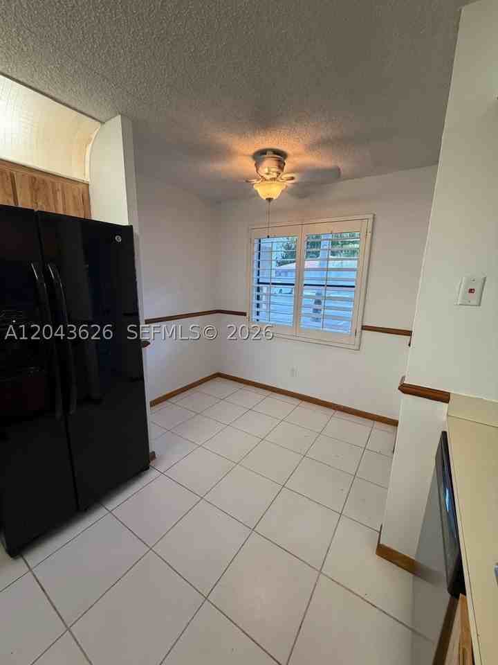 9643 Nw 4th St #5B - Photo 5 of 13