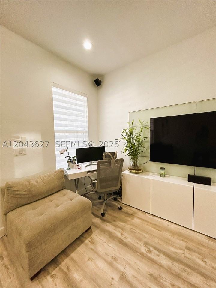 14628 Sw 6th St - Photo 7 of 19