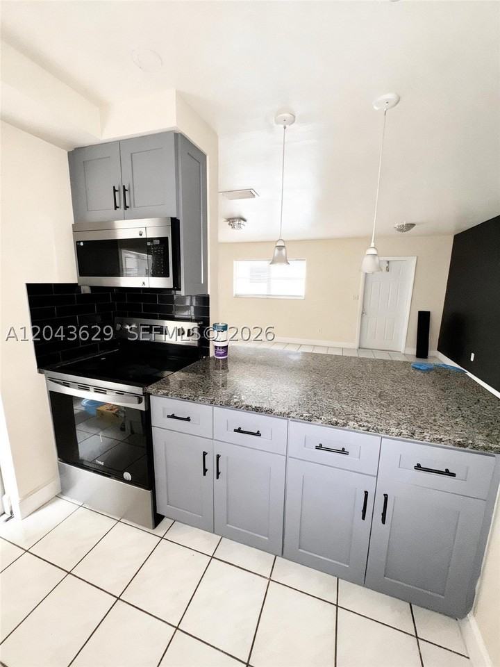 5912 Fillmore St #1-2 - Photo 3 of 16