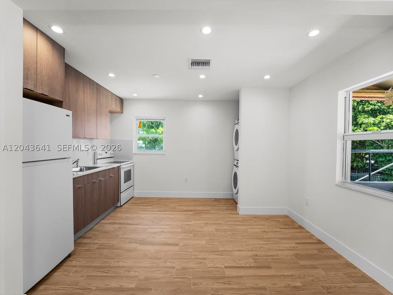238 Nw 41st Ave #0 - Photo 4 of 22