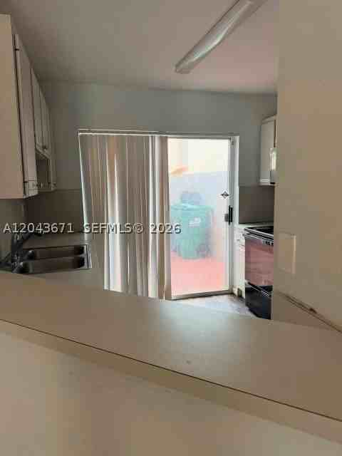 6256 Sw 129th Ave - Photo 2 of 17