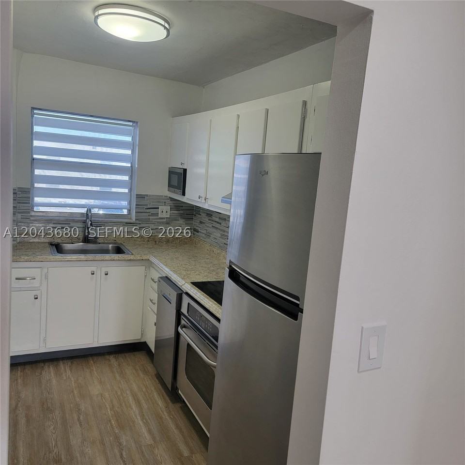 1700 Cleveland St #203 - Photo 2 of 13