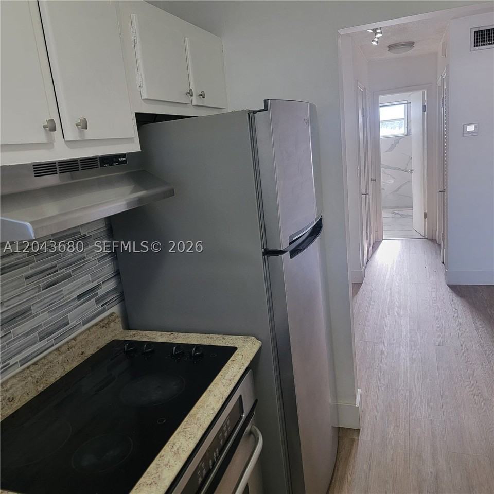 1700 Cleveland St #203 - Photo 3 of 13