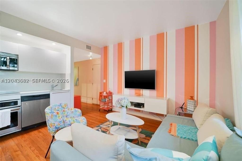 1410 Euclid Ave #1 - Photo 4 of 15