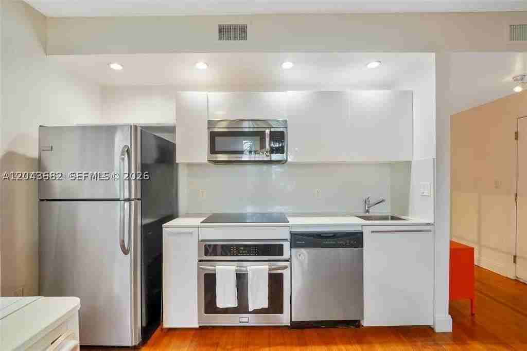 1410 Euclid Ave #1 - Photo 7 of 15