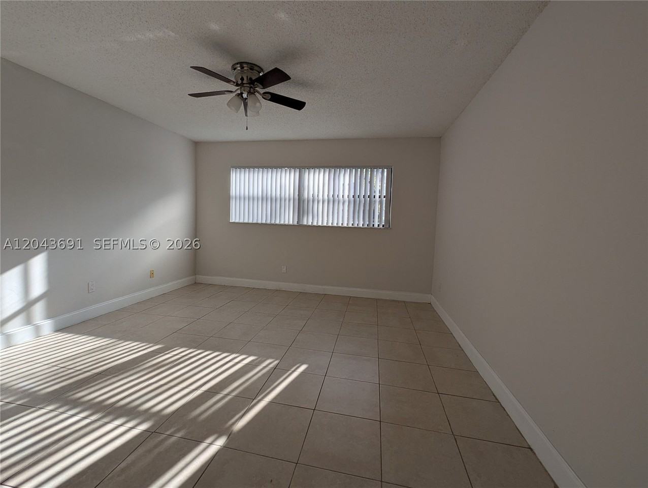 7502 Nw 33rd St - Photo 3 of 24