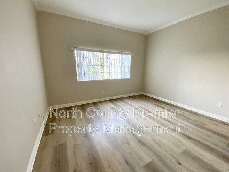 2850 Englewood Way - Photo 5 of 11