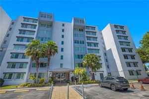 featured image of 9125 Sw 77th Ave #802