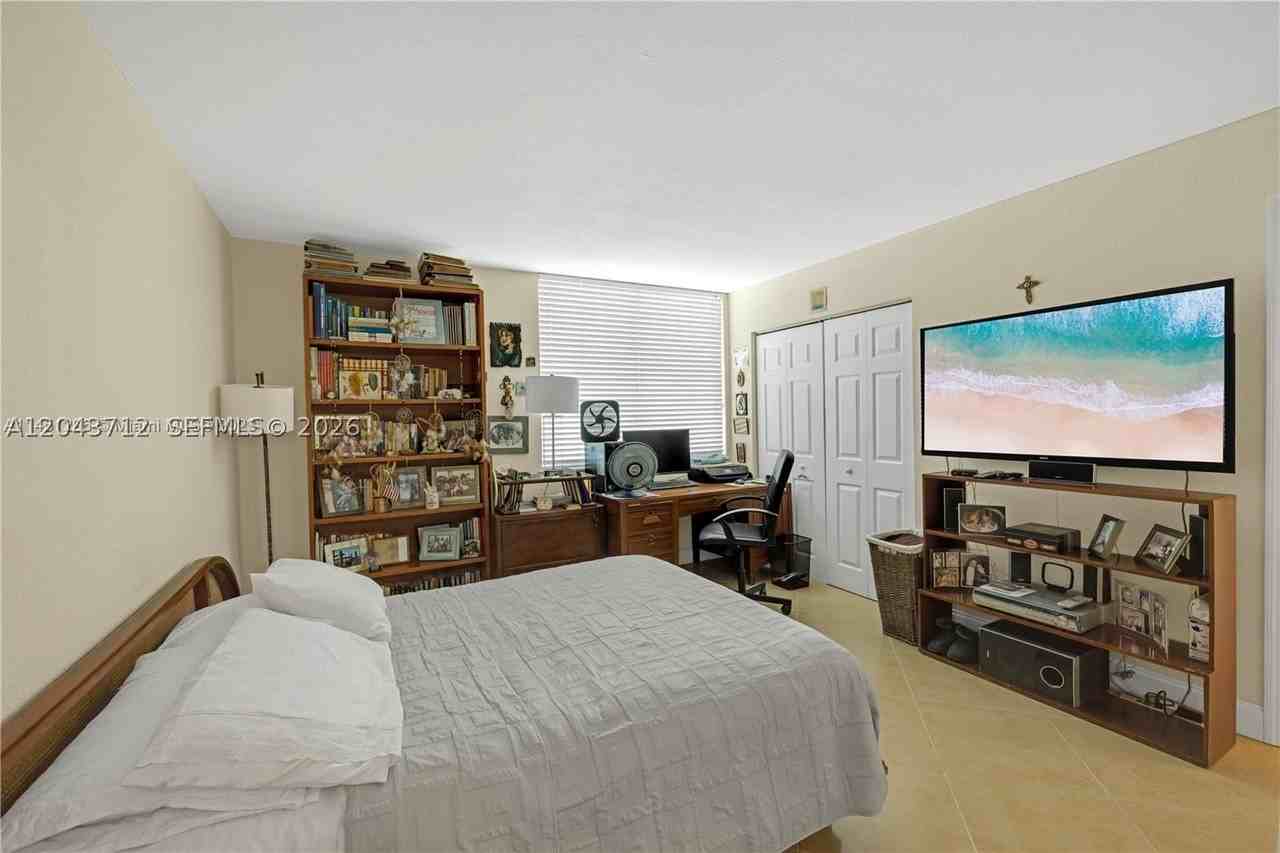 9125 Sw 77th Ave #802 - Photo 6 of 9