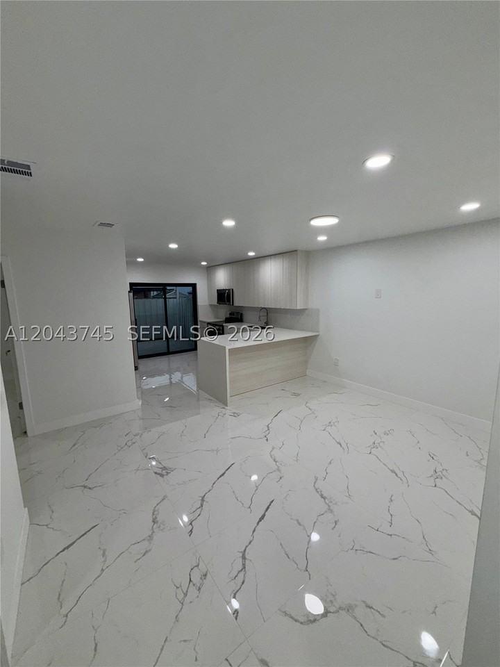 8945 Nw 114th St #1 - Photo 4 of 21