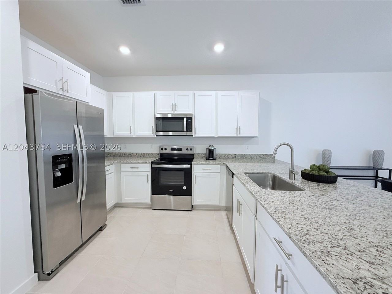 6007 Coralberry St - Photo 7 of 37
