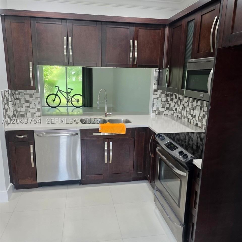 8215 Sw 27th St #103 - Photo 4 of 19