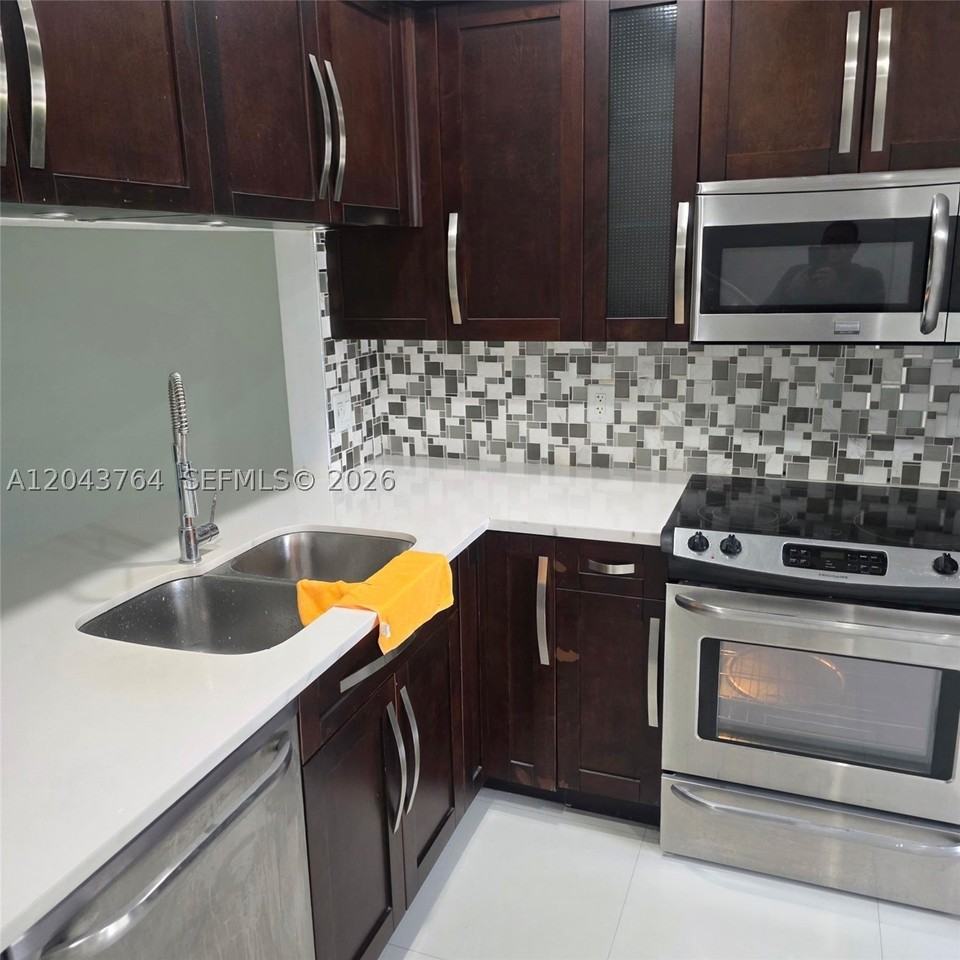 8215 Sw 27th St #103 - Photo 5 of 19