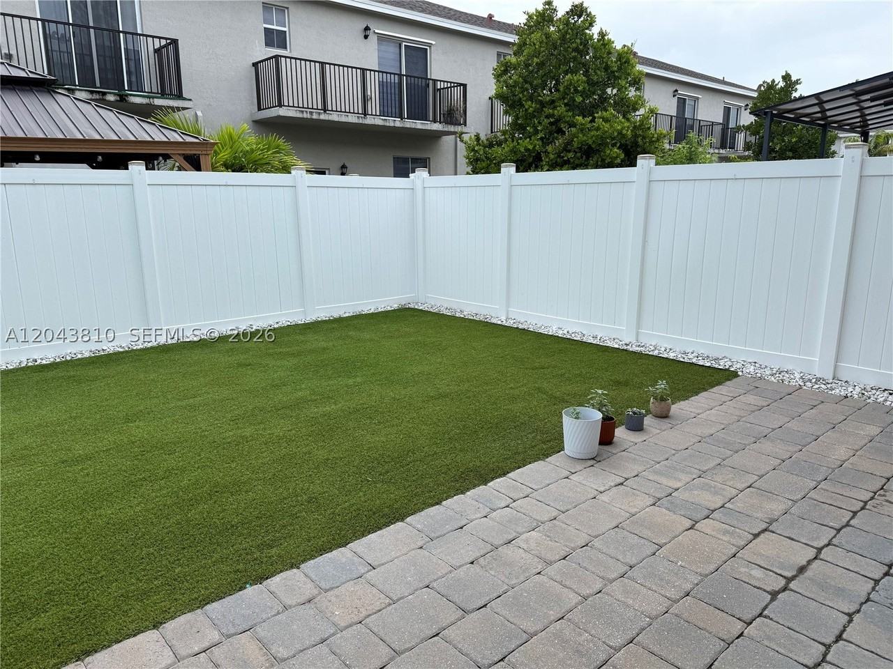 782 Se 18th St - Photo 2 of 3