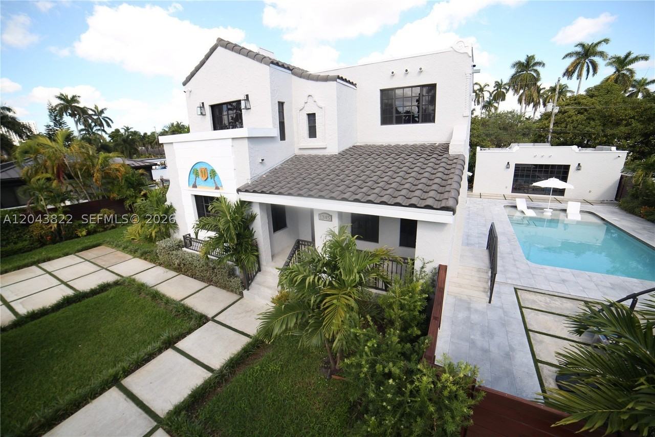 1345 Hollywood Blvd - Photo 2 of 50