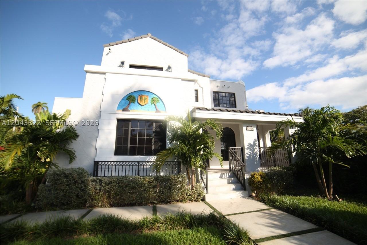 1345 Hollywood Blvd - Photo 4 of 50