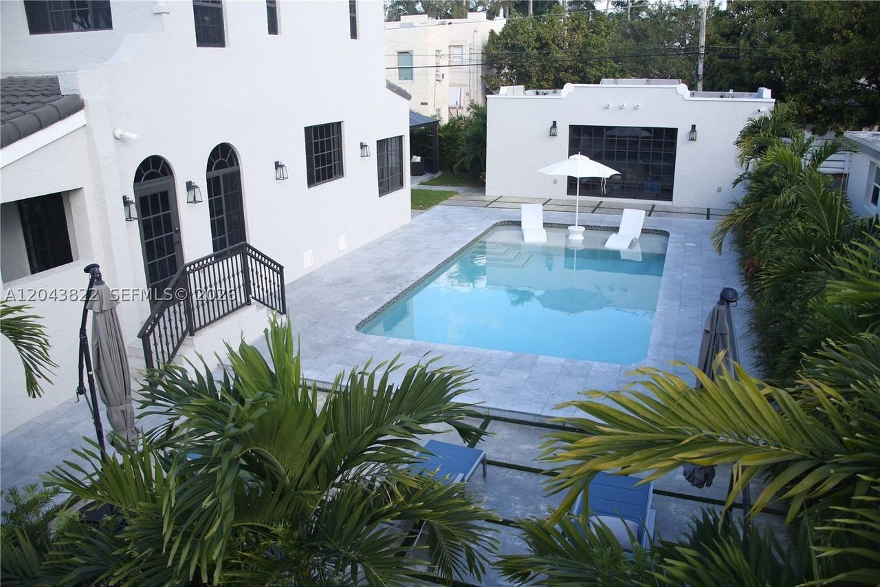 1345 Hollywood Blvd - Photo 6 of 50