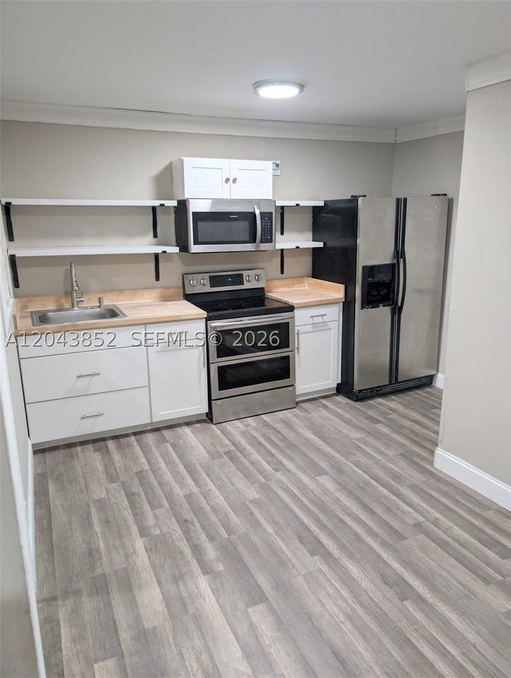 700 Boston Ave #C - Photo 2 of 19