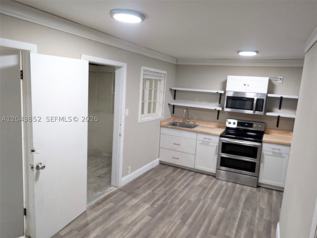 700 Boston Ave #C - Photo 3 of 19