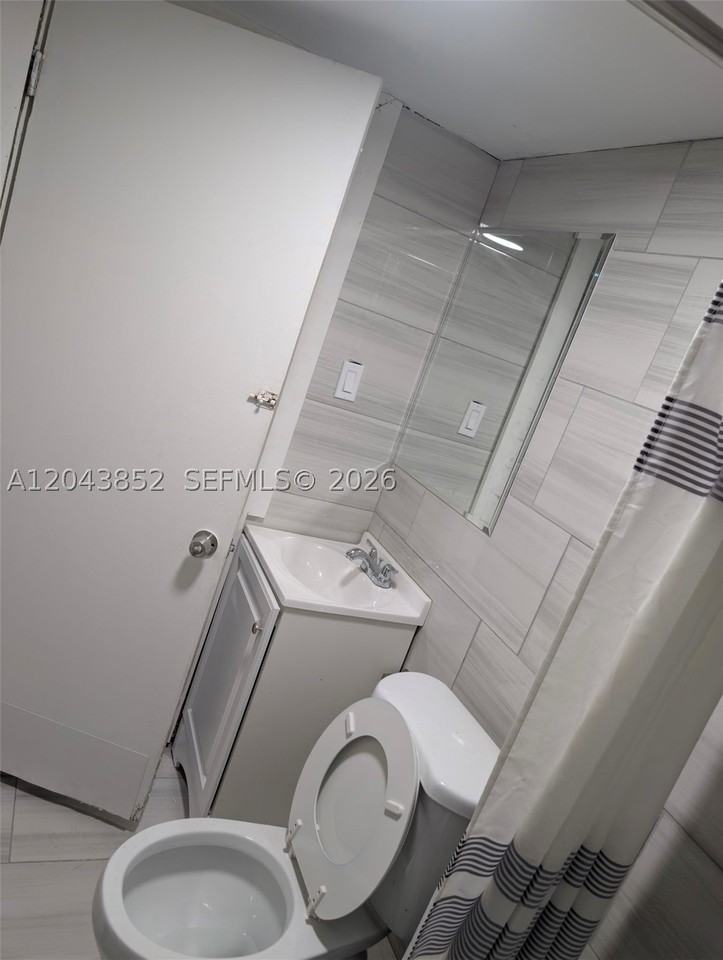 700 Boston Ave #C - Photo 6 of 19