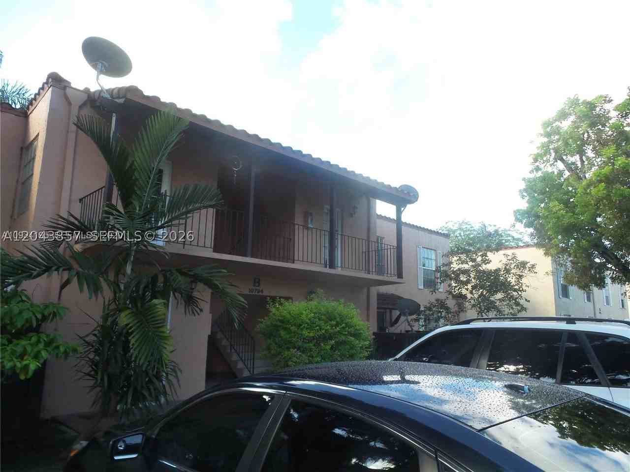 10794 N Kendall Dr #B22 - Photo 4 of 20
