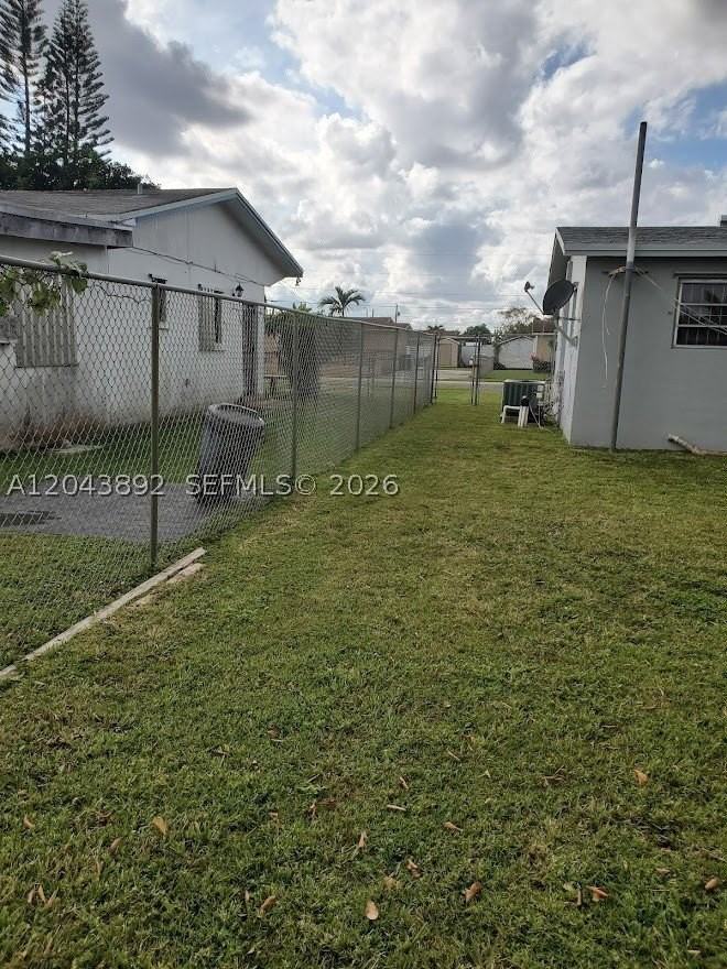 14721 Sw 104th Ave - Photo 3 of 12