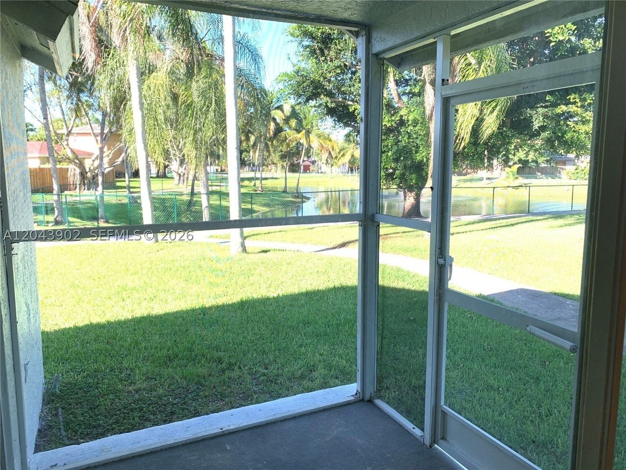 848 Sw 10th St #NA - Photo 7 of 12