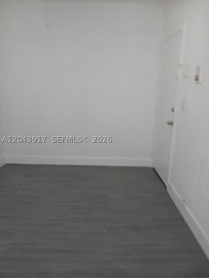 1003 Sw 15th Ave #6 - Photo 4 of 8