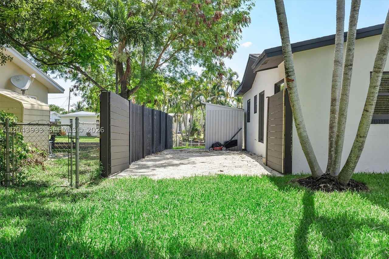 3430 Nw 21st Ave #3430 - Photo 3 of 32