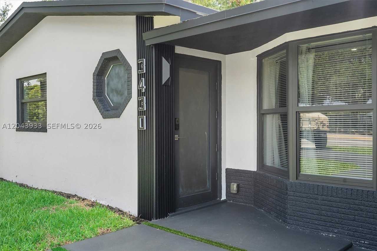 3430 Nw 21st Ave #3430 - Photo 4 of 32