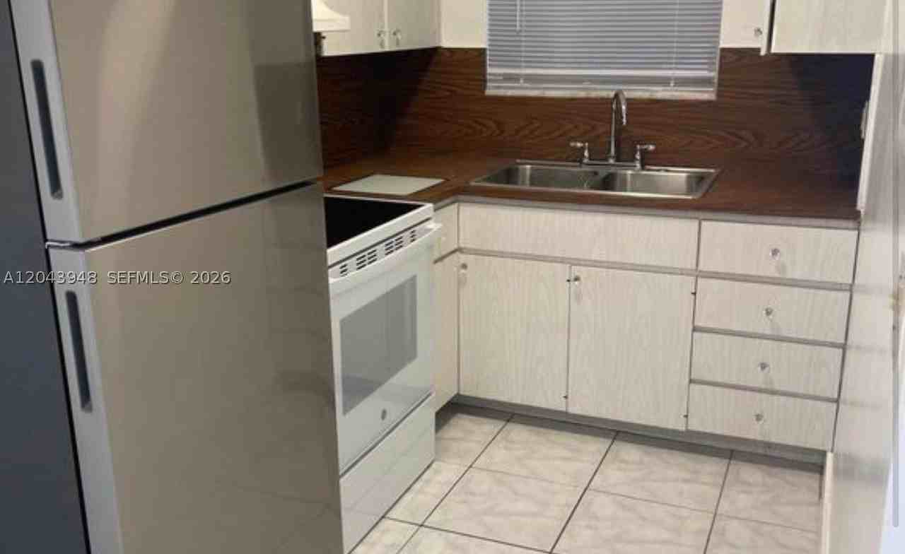 400 Se 9th Ct #9